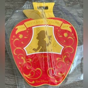 runDisney Princess Snow White luggage tag (LIMITED EDITION)